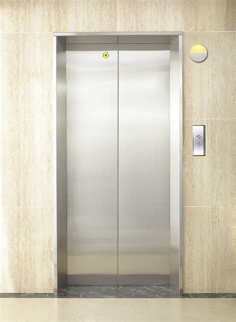 電梯門口